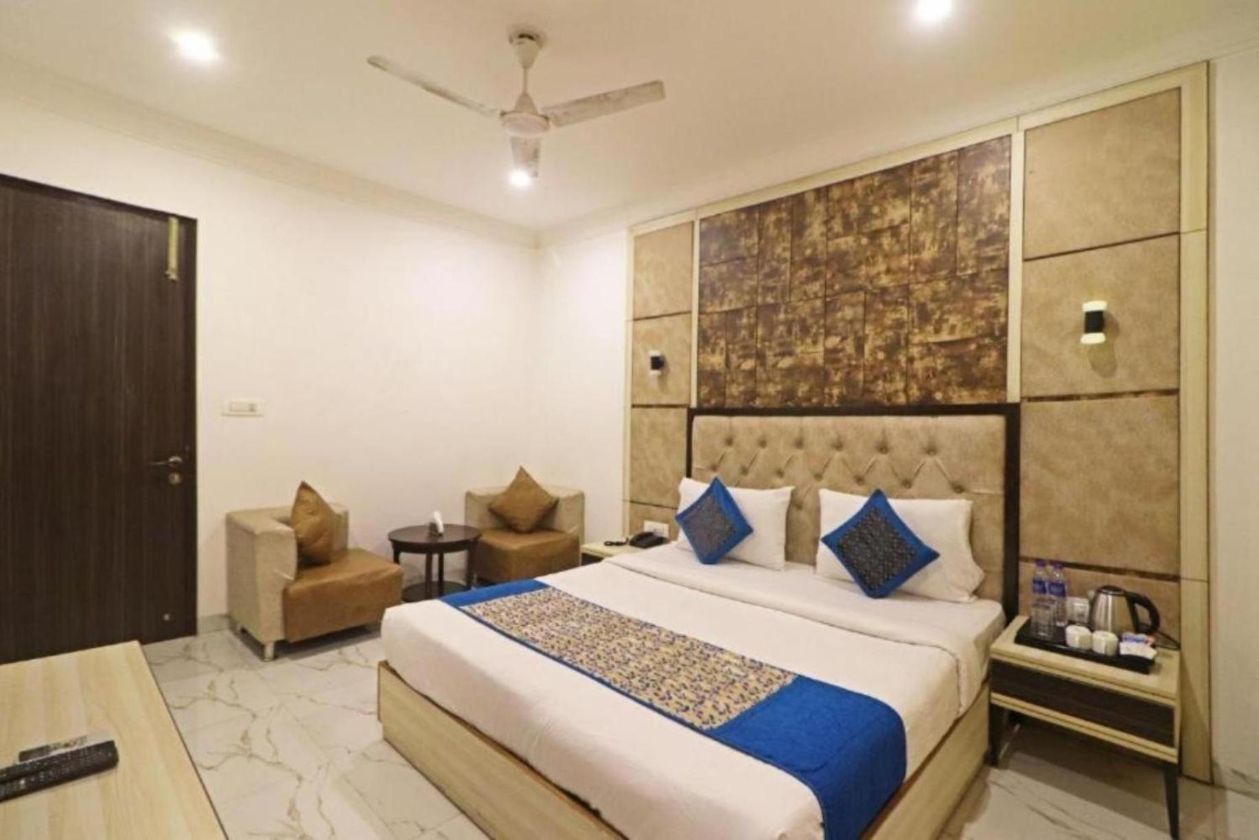 Hotel The Almora By Rs Global Near By Delhi International Airport With - Free Airport Drop New Delhi Exterior photo